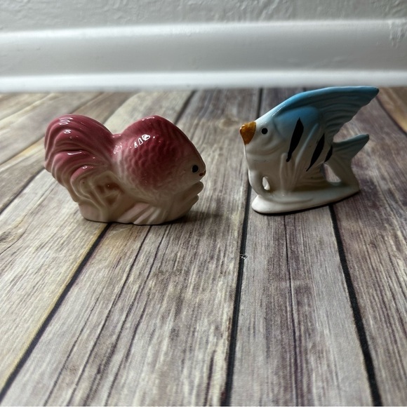 Vintage Pink Blue Kissing Fish Japan Ceramic Figurines Fishes 70's 60's Girl Boy - Picture 3 of 12